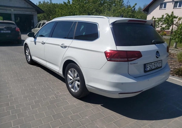 Volkswagen Passat cena 60900 przebieg: 172000, rok produkcji 2015 z Drezdenko małe 154